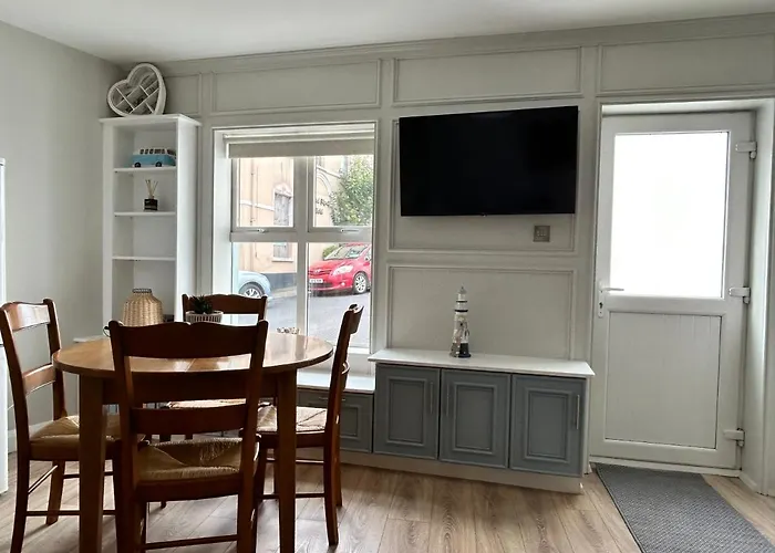 Blue Haven * Moville